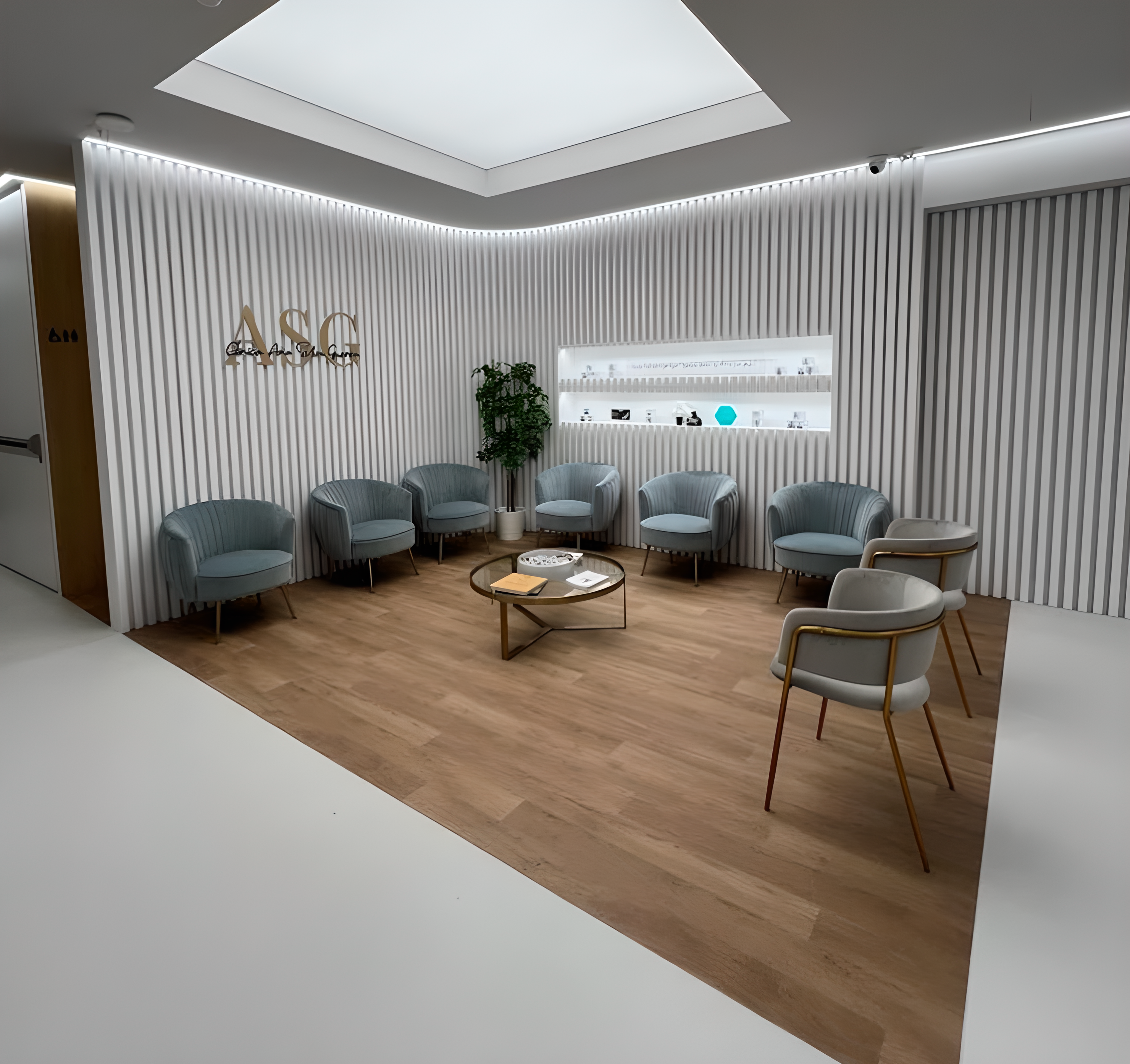 Reception and consultation lounge at the clinic in Lisbon
