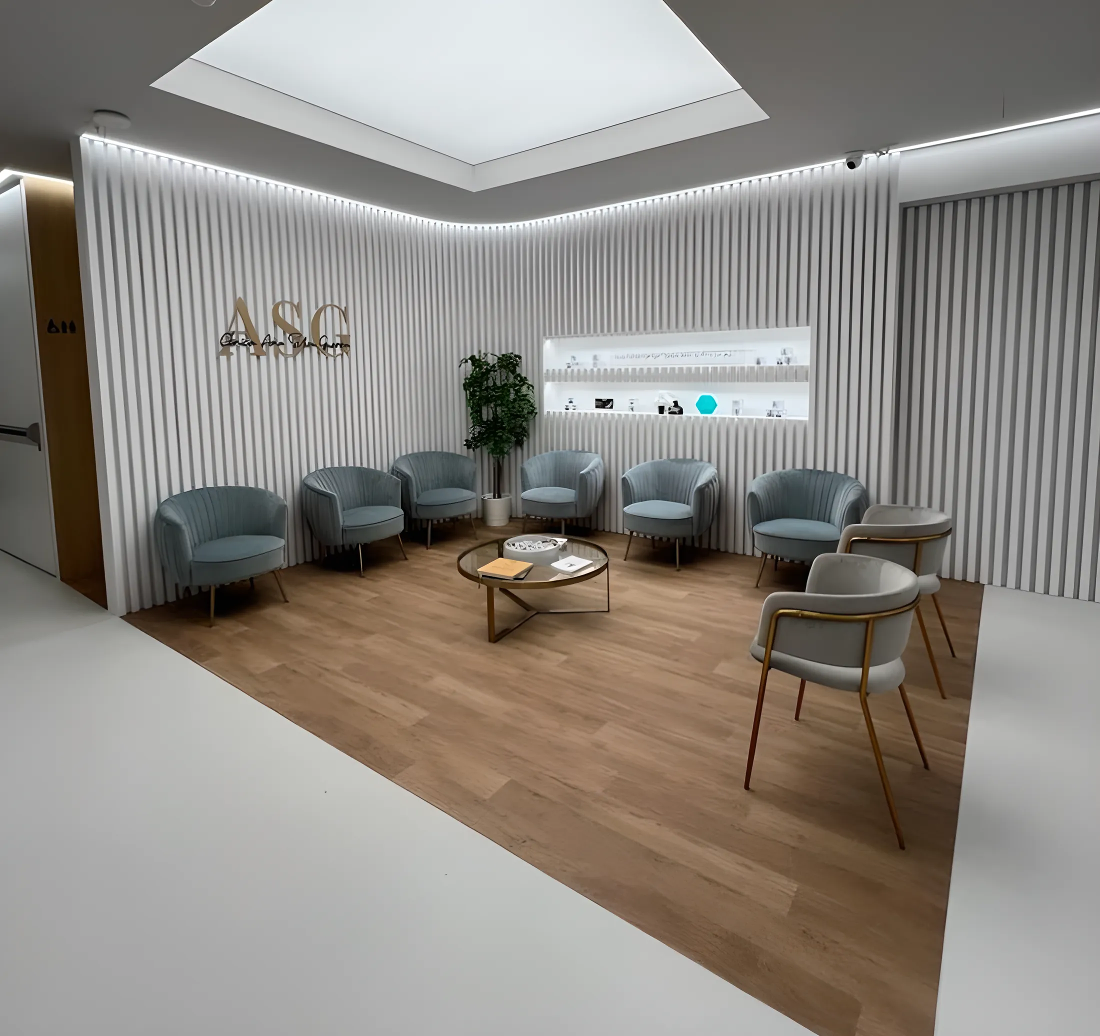 Reception and consultation lounge at the clinic in Lisbon